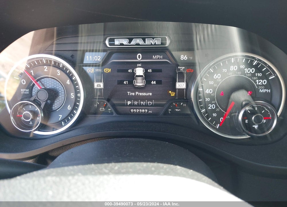 2021 RAM 1500 LAIE  4X4 5'7 BOX VIN: 1C6SRFJT5MN669214