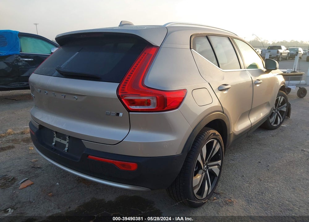 2023 VOLVO XC40 B5 PLUS BRIGHT THEME VIN: YV4L12UE1P2049974