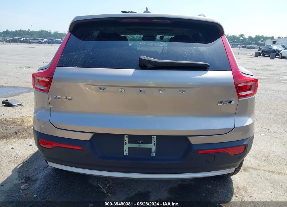 2023 VOLVO XC40 B5 PLUS BRIGHT THEME VIN: YV4L12UE1P2049974