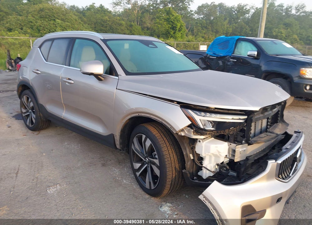 2023 VOLVO XC40 B5 PLUS BRIGHT THEME VIN: YV4L12UE1P2049974