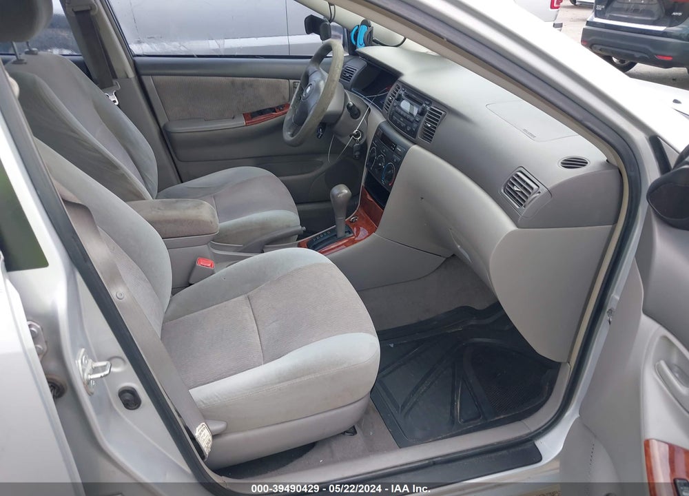 2008 TOYOTA COROLLA LE VIN: 1NXBR32E18Z035140