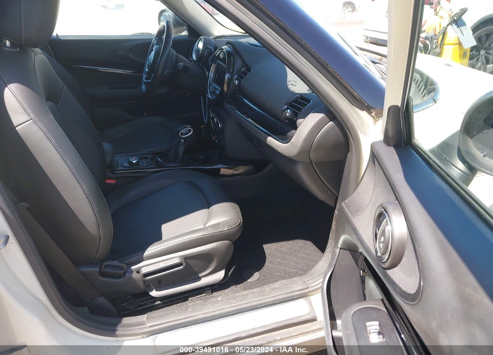 2019 MINI CLUBMAN COOPER VIN: WMWLN5C59K2E35027