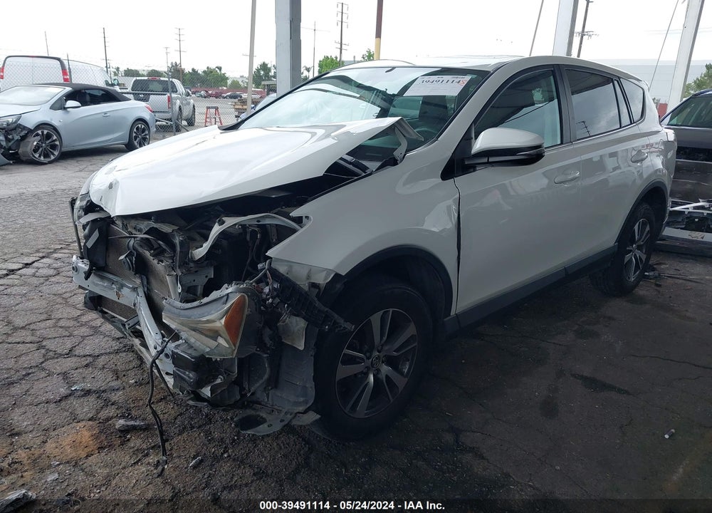 2018 TOYOTA RAV4 XLE VIN: 2T3WFREV4JW463483
