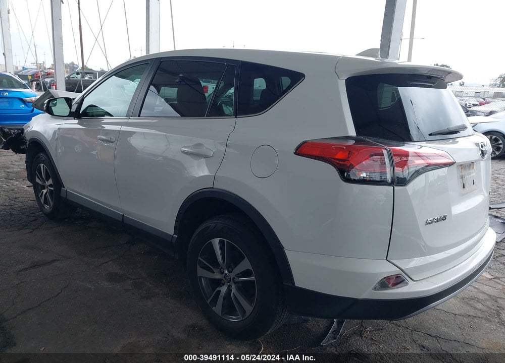 2018 TOYOTA RAV4 XLE VIN: 2T3WFREV4JW463483