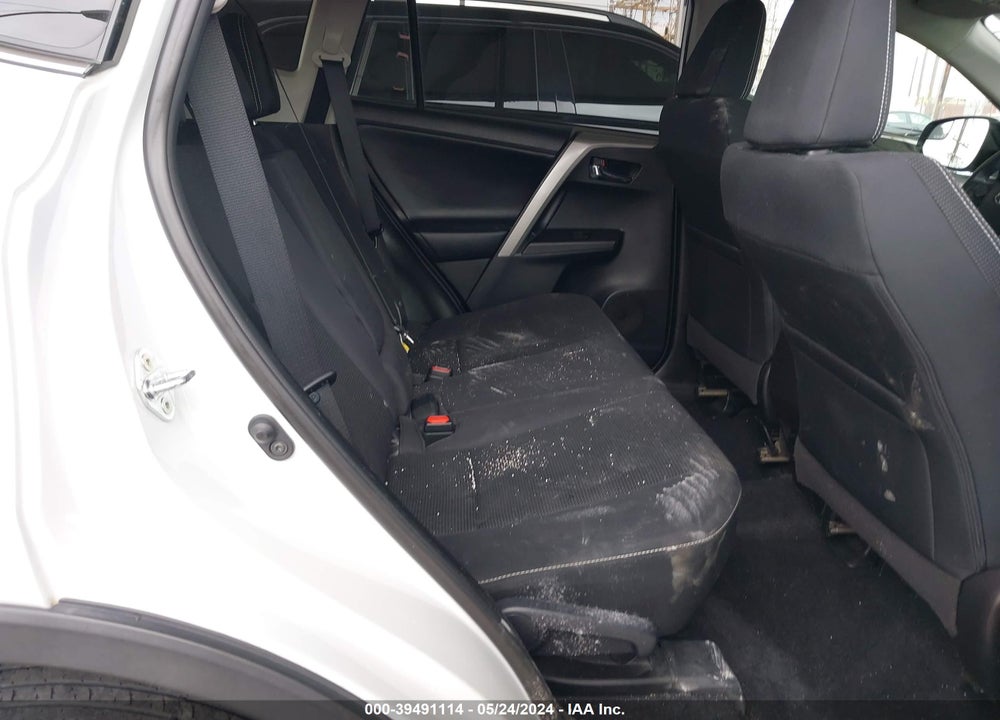 2018 TOYOTA RAV4 XLE VIN: 2T3WFREV4JW463483