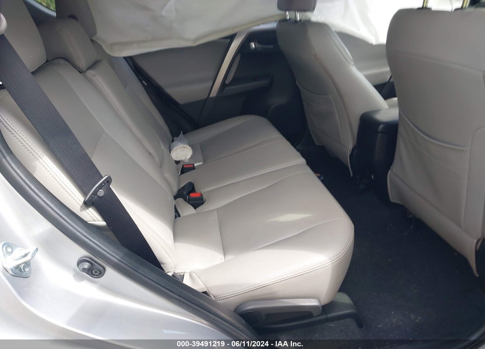 2018 TOYOTA RAV4 XLE VIN: JTMRFREV8JJ251827