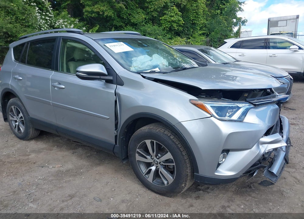 2018 TOYOTA RAV4 XLE VIN: JTMRFREV8JJ251827