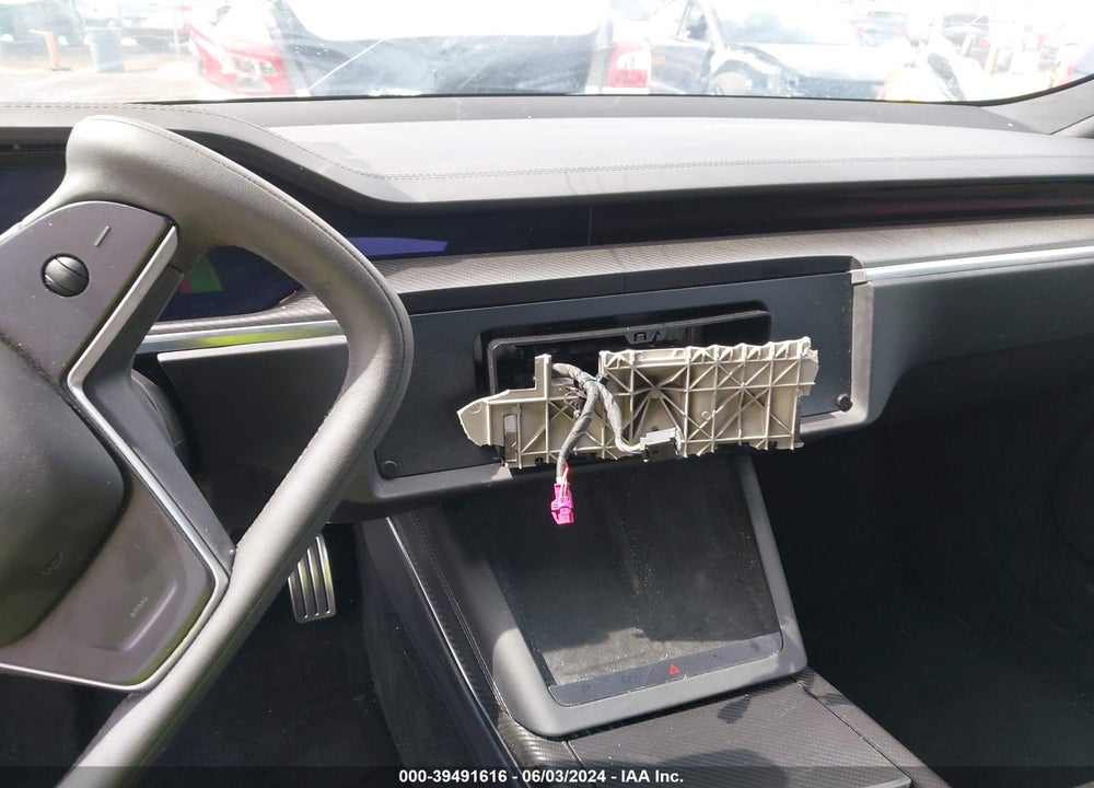 2024 TESLA MODEL S PLAID TRI MOTOR ALL-WHEEL DRIVE VIN: 5YJSA1E69RF533777