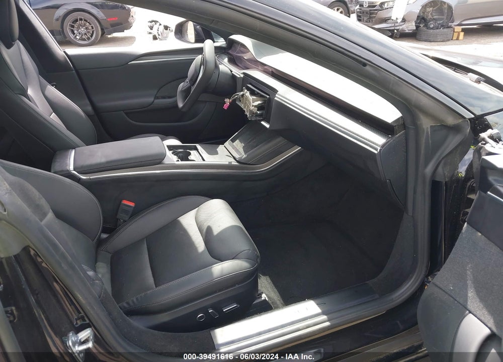 2024 TESLA MODEL S PLAID TRI MOTOR ALL-WHEEL DRIVE VIN: 5YJSA1E69RF533777