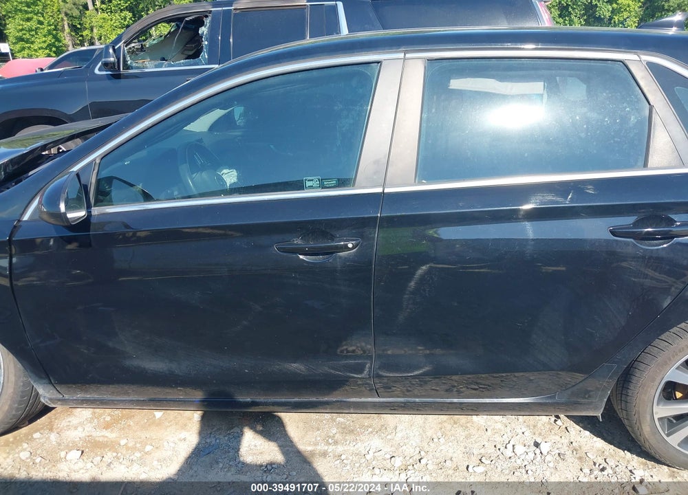 2018 HYUNDAI ELANTRA GT VIN: KMHH35LE4JU030445