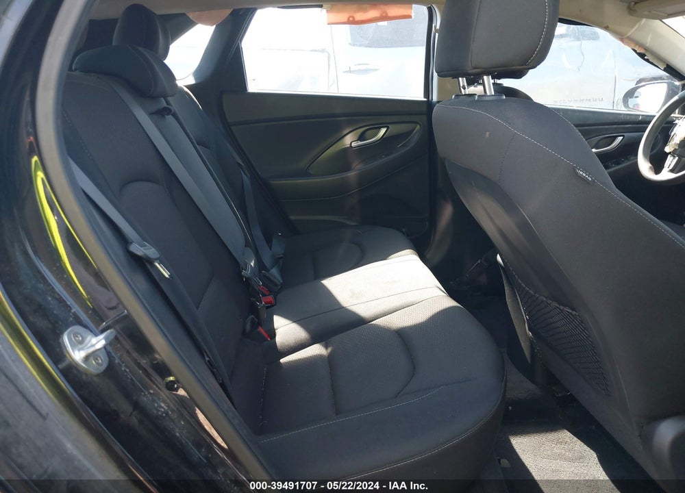 2018 HYUNDAI ELANTRA GT VIN: KMHH35LE4JU030445