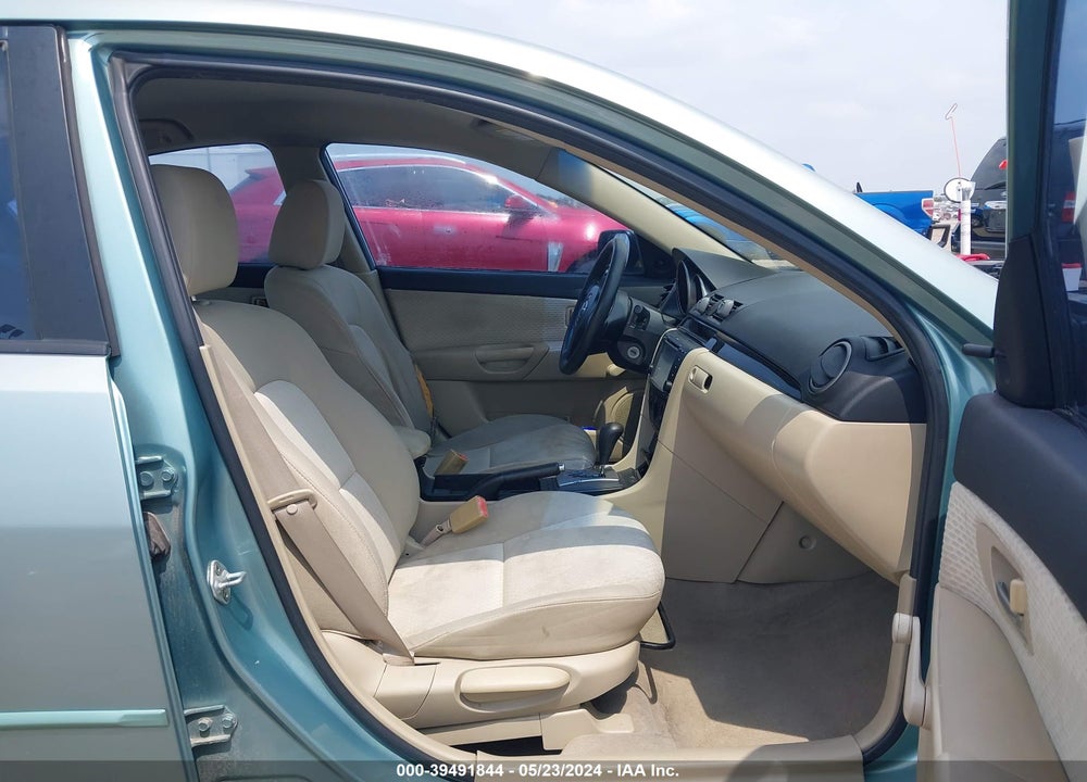 2004 MAZDA 3 I VIN: JM1BK12F741126608