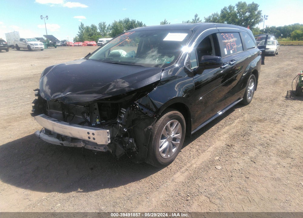 2023 TOYOTA SIENNA XLE VIN: 5TDYRKECXPS152172