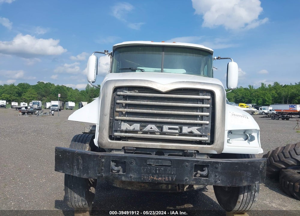 2016 MACK 700 GU700 VIN: 1M2AX04C1GM026383