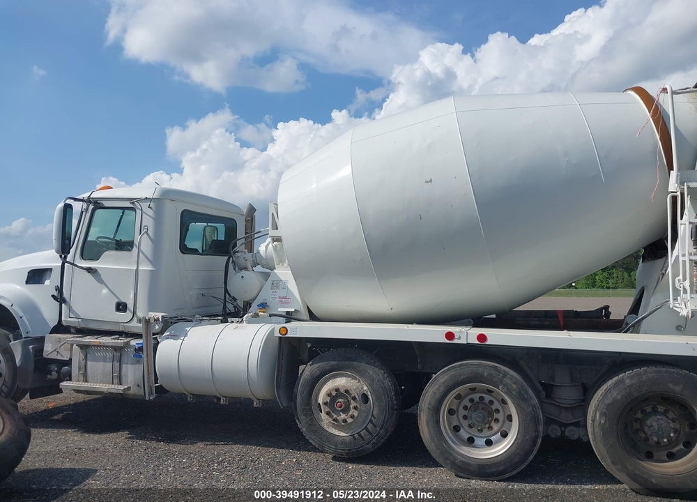 2016 MACK 700 GU700 VIN: 1M2AX04C1GM026383