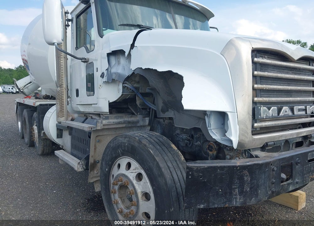 2016 MACK 700 GU700 VIN: 1M2AX04C1GM026383