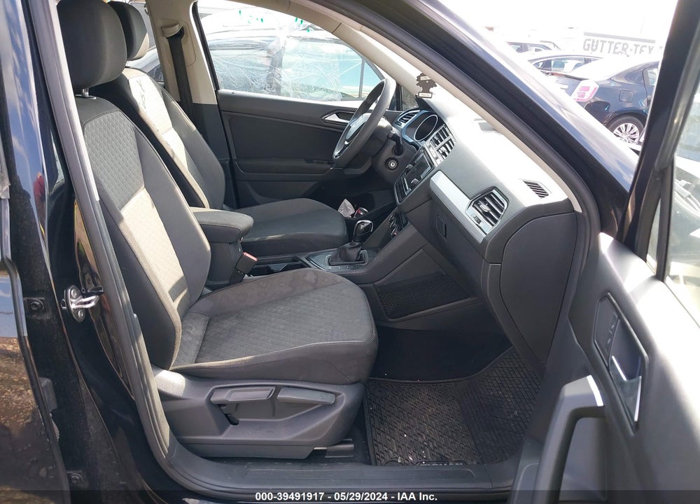 2018 VOLKSWAGEN TIGUAN 2.0T S VIN: 3VV1B7AX7JM083333