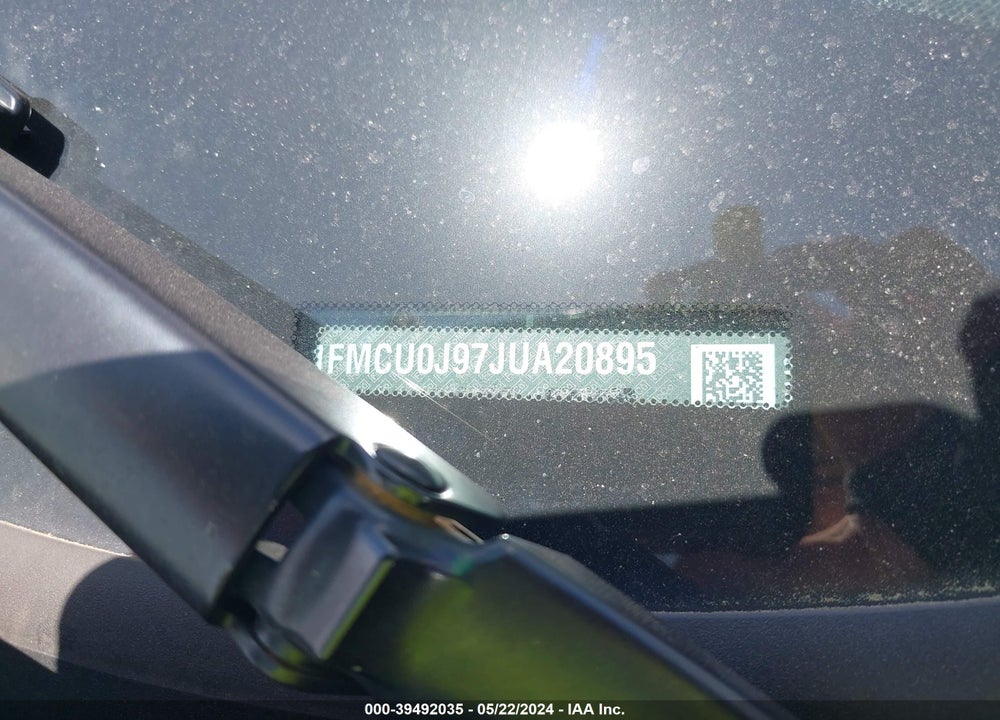 2018 ESCAPE FORD  TITANIUM VIN: 1FMCU0J97JUA20895