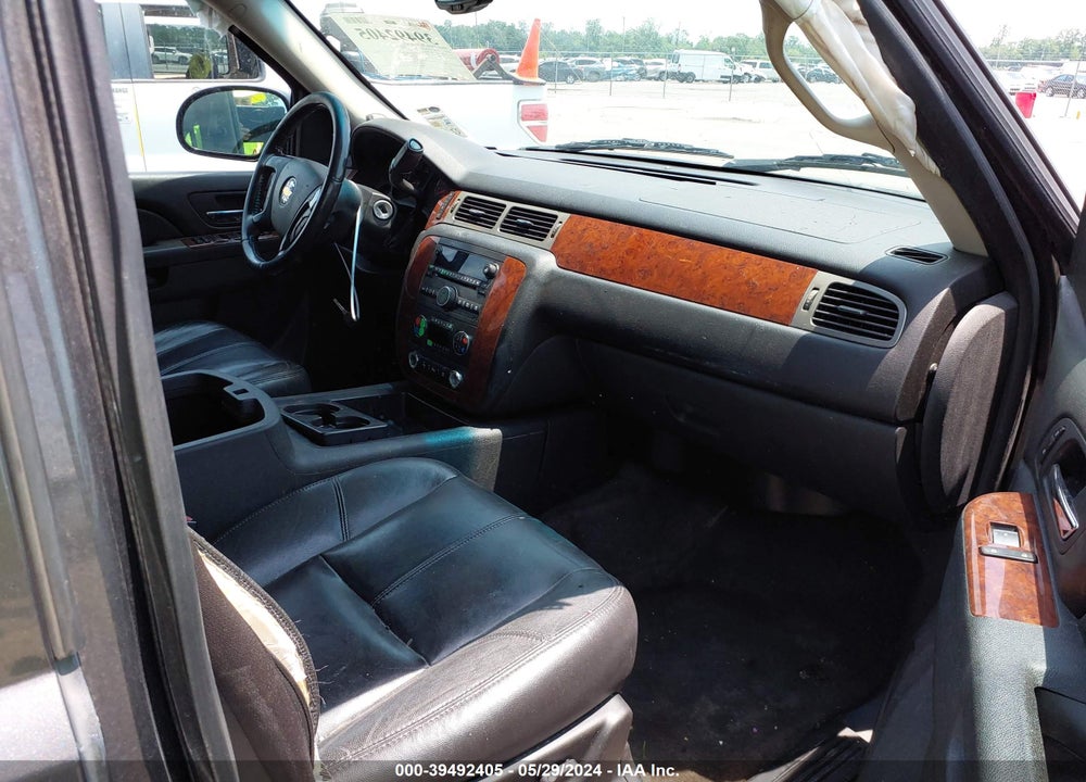 2010 CHEVROLET TAHOE C1500 LT VIN: 1GNMCBE30AR217544