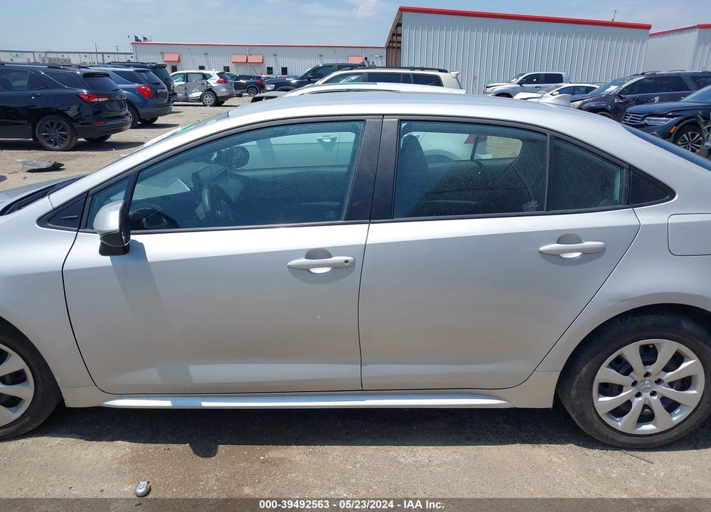 2022 TOYOTA COROLLA LE VIN: 5YFEPMAE4NP374143