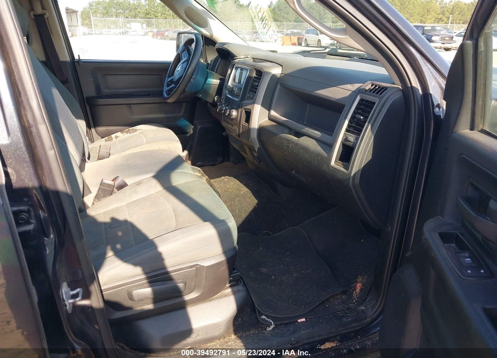 2015 RAM 1500 EXPRESS VIN: 1C6RR6KT6FS530646