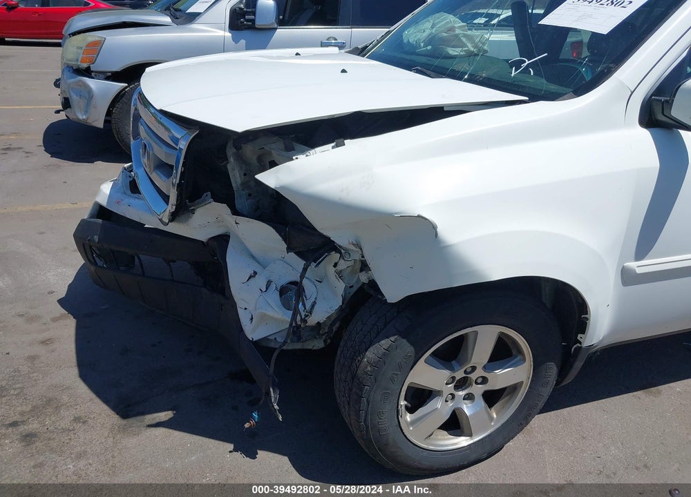 2011 HONDA PILOT EX-L VIN: 5FNYF4H54BB009992