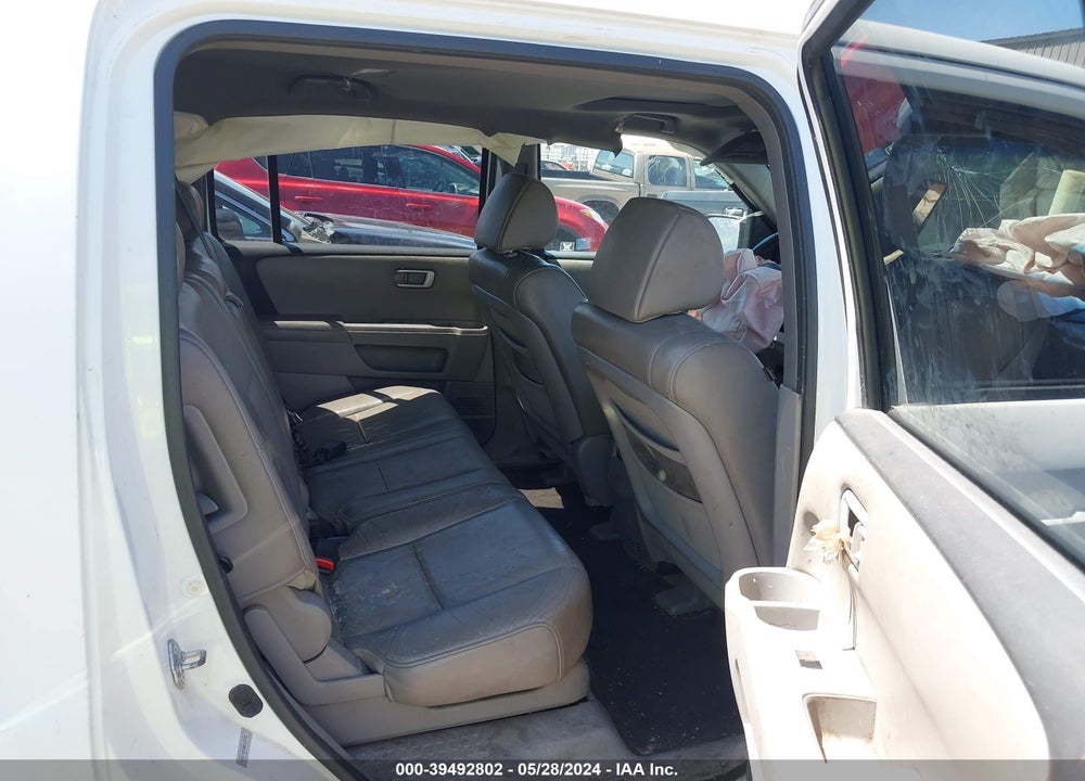 2011 HONDA PILOT EX-L VIN: 5FNYF4H54BB009992