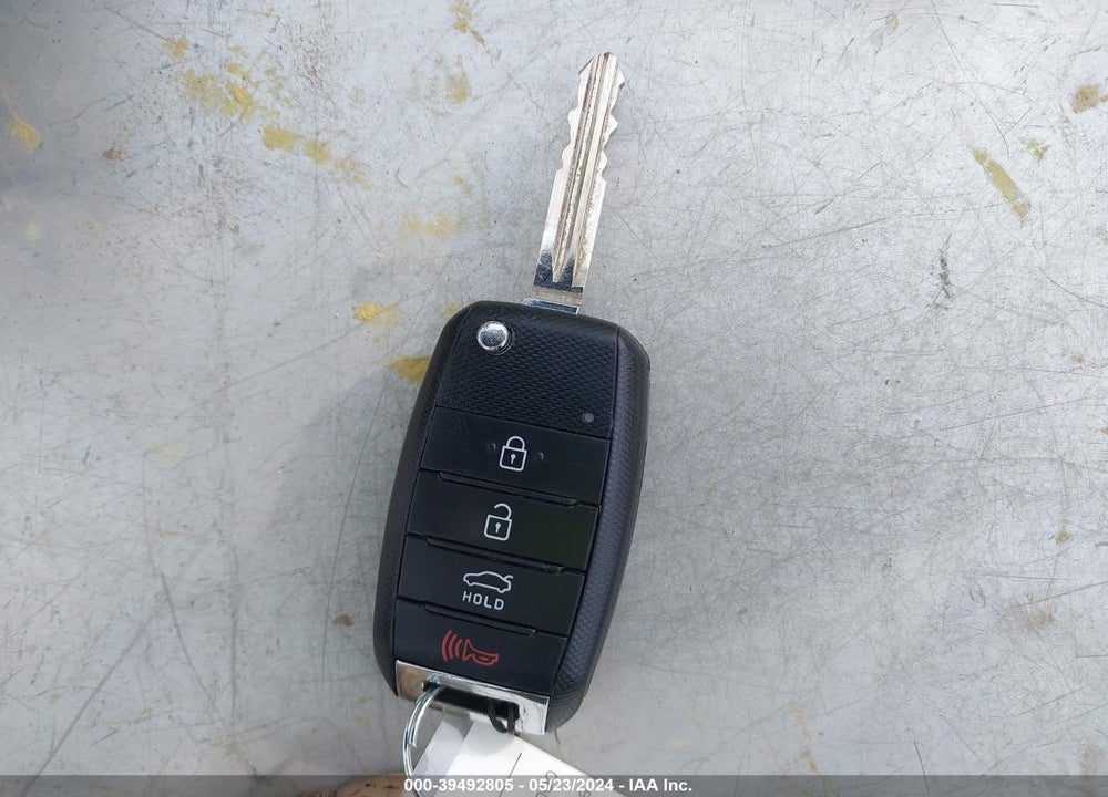 2017 KIA FORTE VIN: 3KPFK4A70HE070317