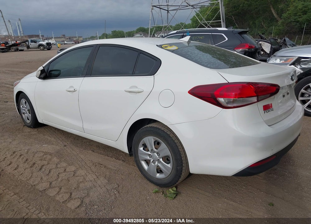 2017 KIA FORTE VIN: 3KPFK4A70HE070317
