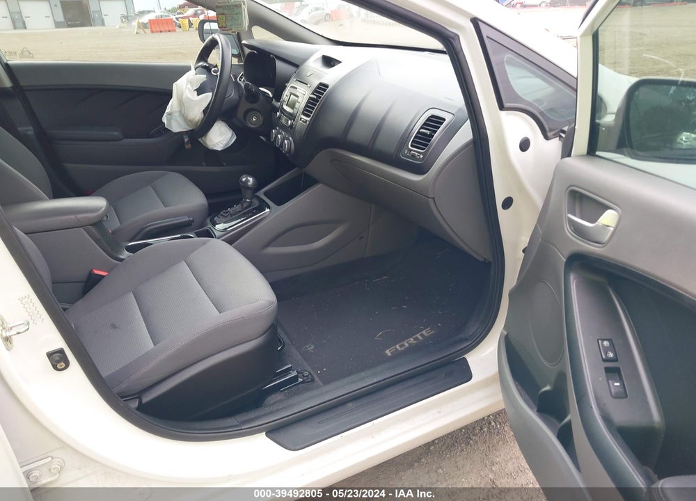 2017 KIA FORTE VIN: 3KPFK4A70HE070317