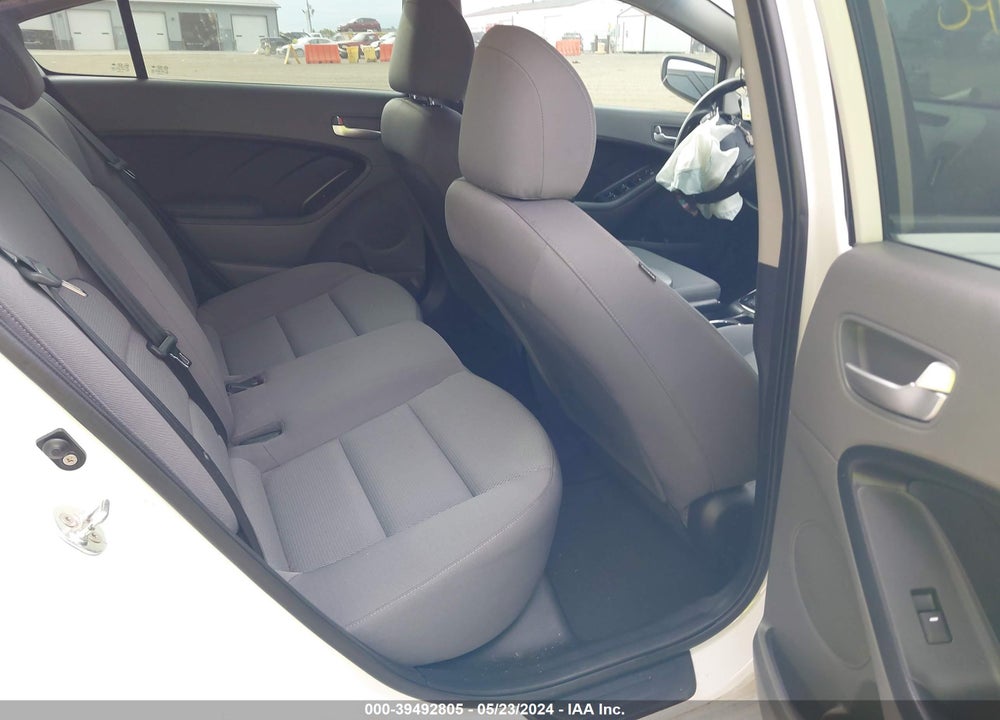 2017 KIA FORTE VIN: 3KPFK4A70HE070317