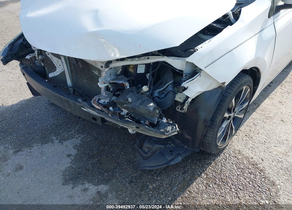 2019 TOYOTA COROLLA LE VIN: 2T1BURHE8KC237331
