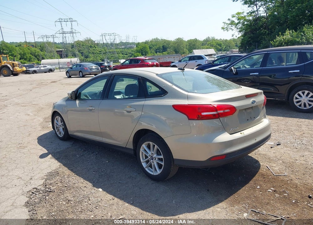 2015 FORD FOCUS SE VIN: 1FADP3F20FL301629