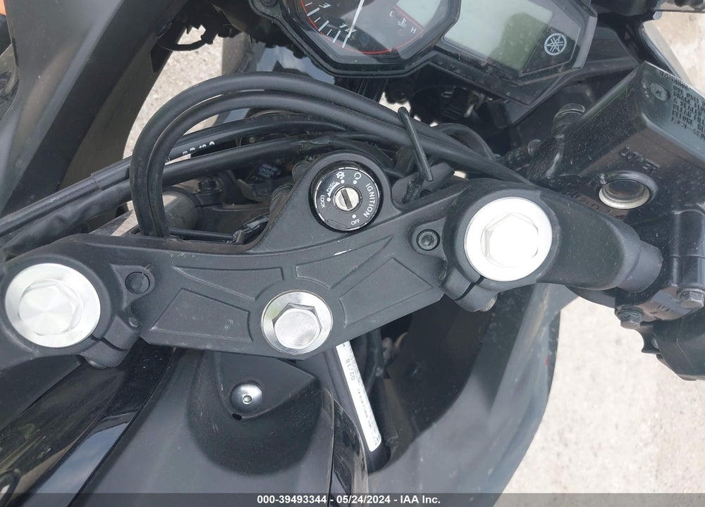 2018 YAMAHA YZFR3 A VIN: MH3RH15Y0JK003993
