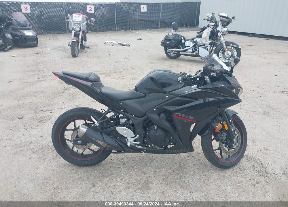 2018 YAMAHA YZFR3 A VIN: MH3RH15Y0JK003993