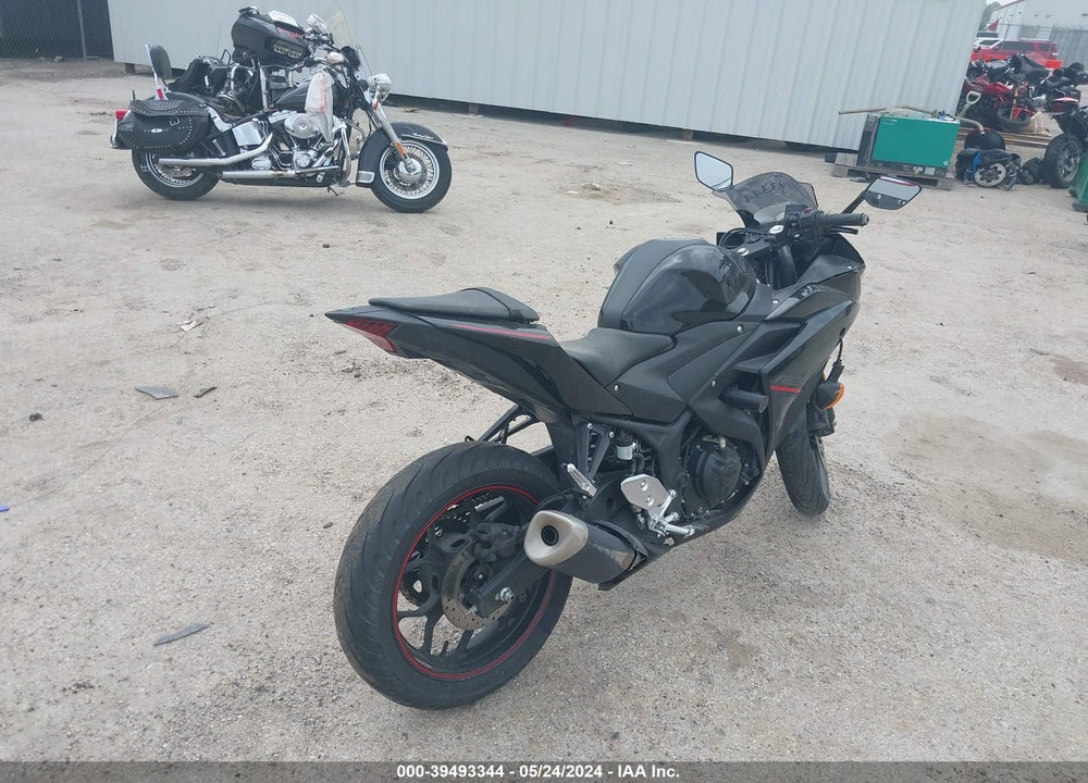 2018 YAMAHA YZFR3 A VIN: MH3RH15Y0JK003993