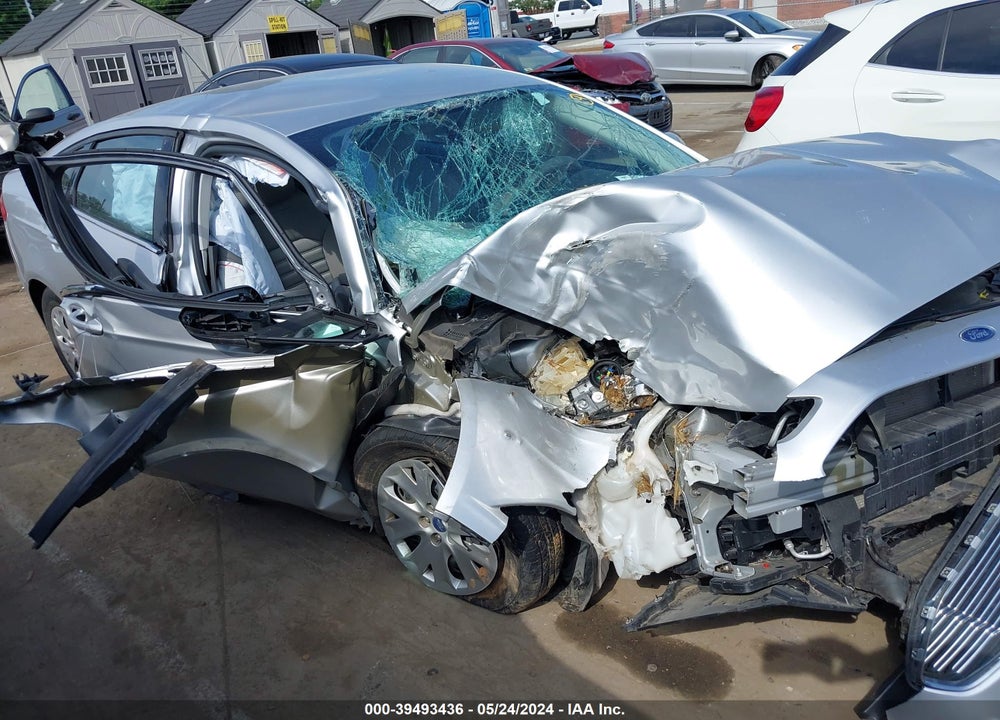 2013 FORD FUSION S VIN: 3FA6P0G77DR252428