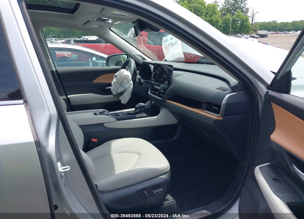 2024 TOYOTA GRAND HIGHLANDER PLATINUM VIN: 5TDAAAB54RS030774