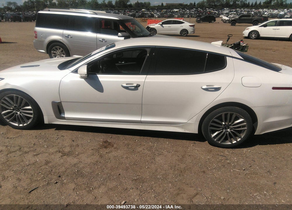 2018 KIA STINGER VIN: KNAE15LA9J6032414