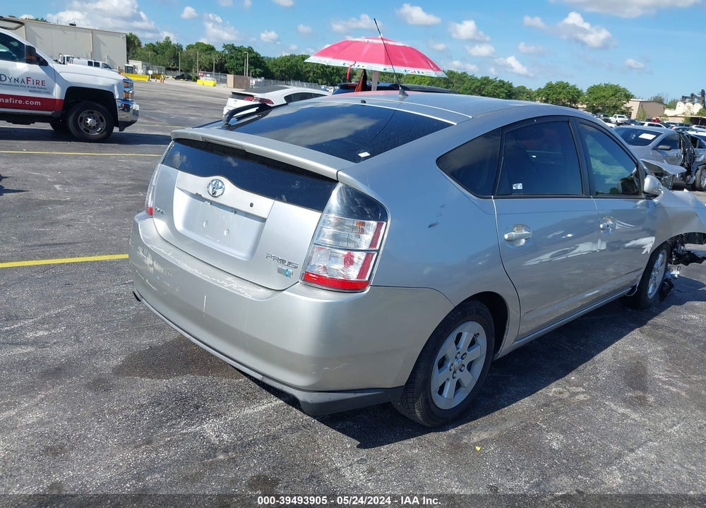 2005 TOYOTA PRIUS VIN: JTDKB20U957018268