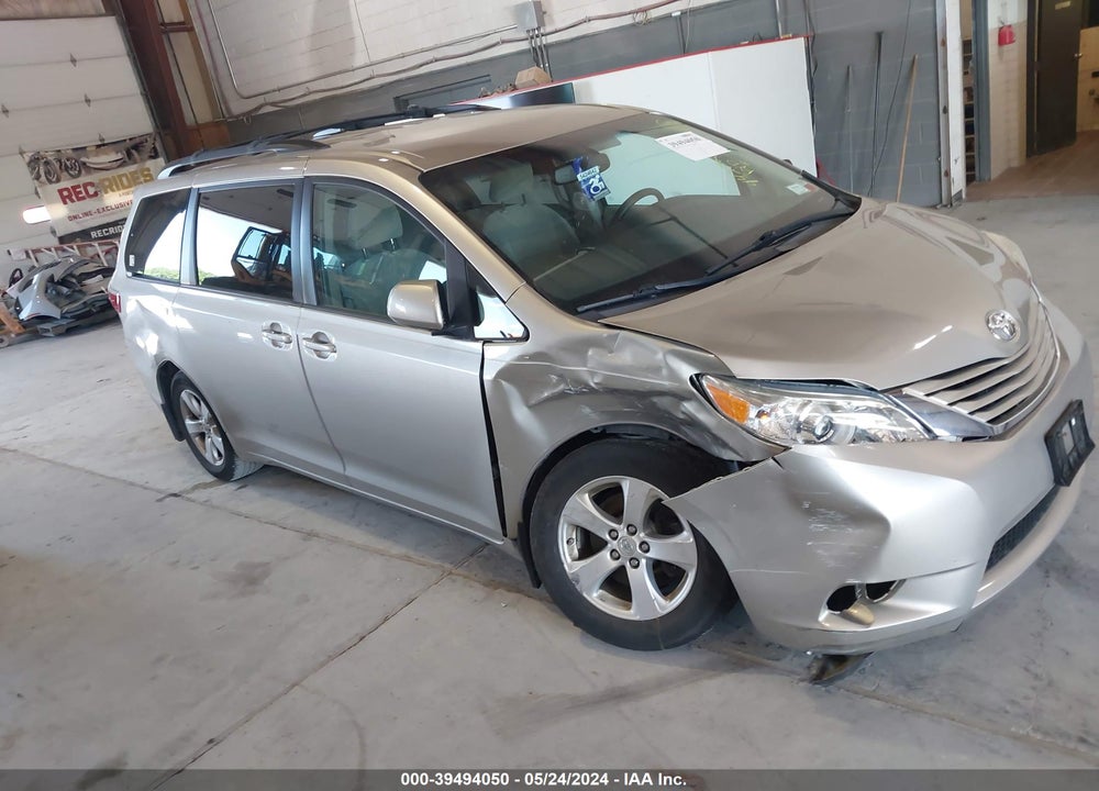 2017 TOYOTA SIENNA LE 8 PASSENGER VIN: 5TDKZ3DC6HS892025