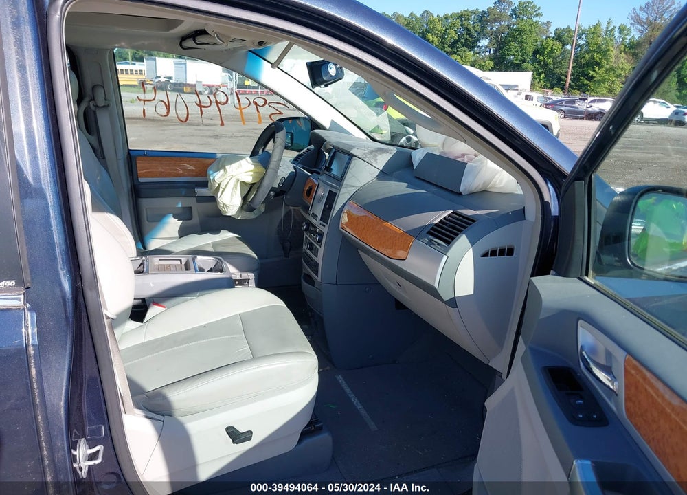 2008 CHRYSLER TOWN & COUNTRY LIMITED VIN: 2A8HR64X58R758817