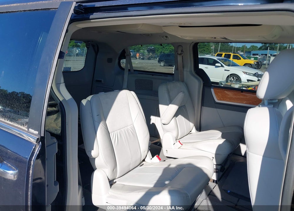 2008 CHRYSLER TOWN & COUNTRY LIMITED VIN: 2A8HR64X58R758817