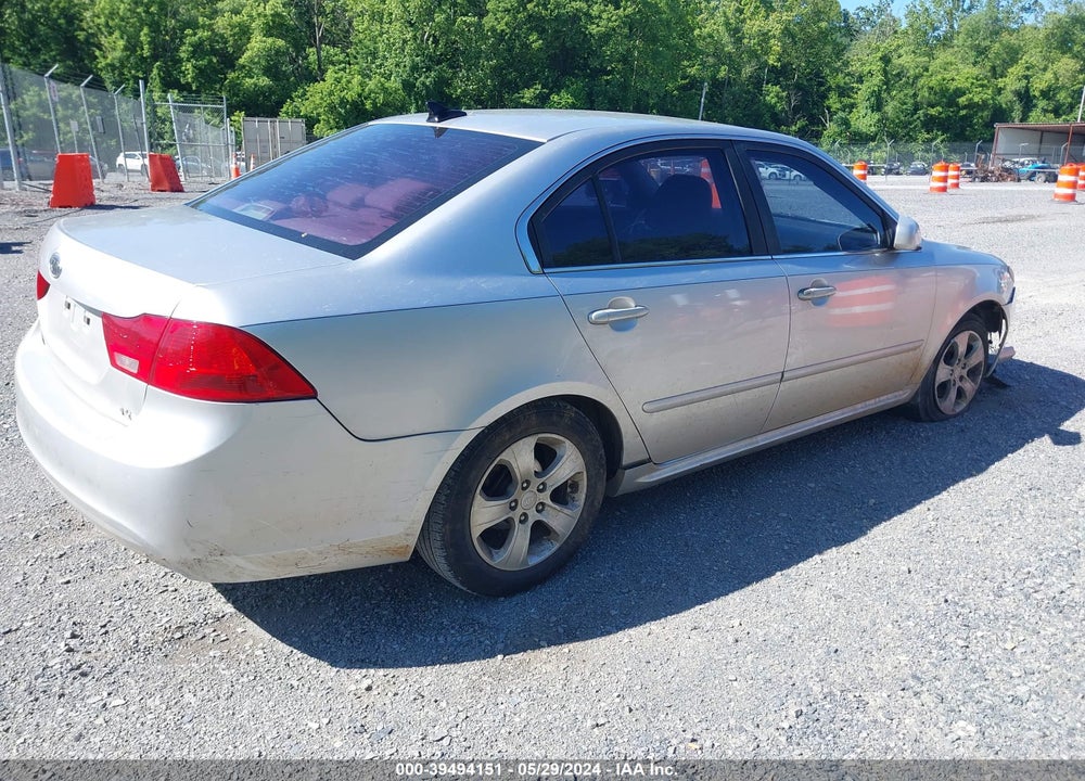2009 KIA OPTIMA LX VIN: KNAGE228295362407
