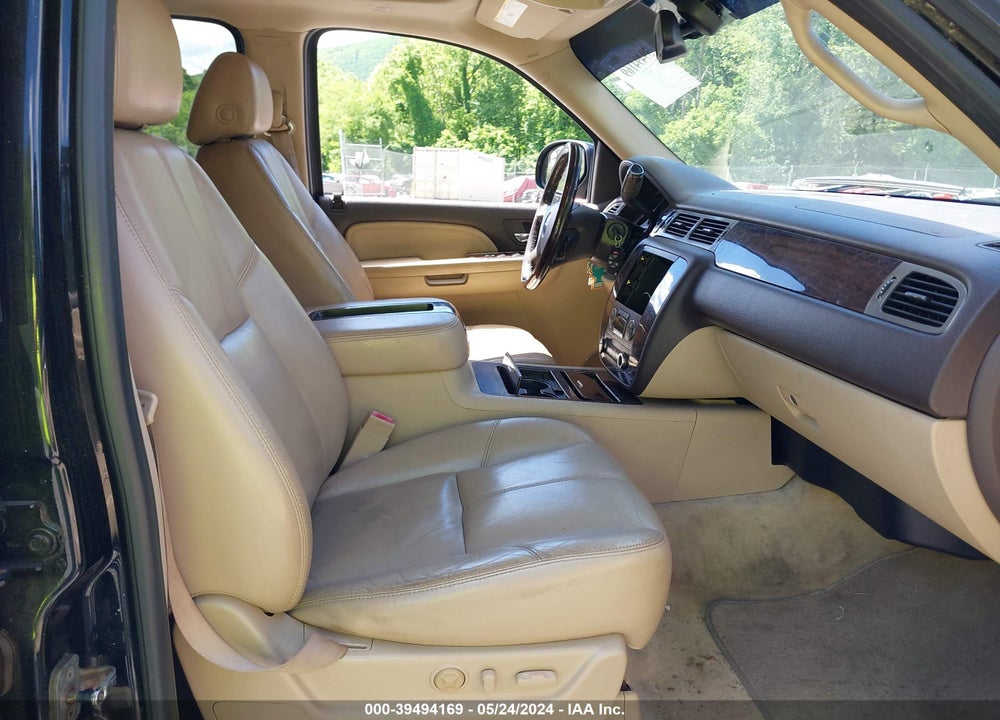 2008 GMC YUKON XL 1500 DENALI VIN: 1GKFK66858J190599