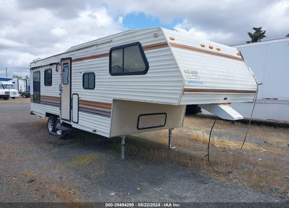 1989 COLLINS FIFTH WHEEL SERIES M VIN: 1C93H2626KA177099