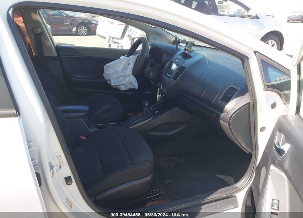 2016 KIA FORTE LX VIN: KNAFK4A64G5595072