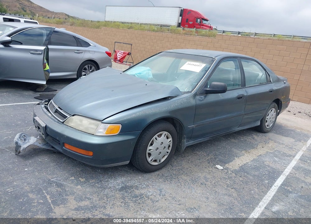 1996 HONDA ACCORD DX VIN: 1HGCD5627TA051289
