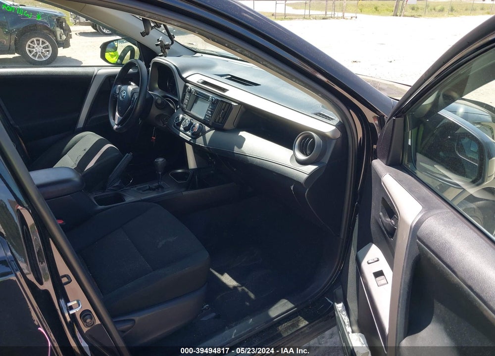 2017 TOYOTA RAV4 LE VIN: 2T3BFREV1HW692227