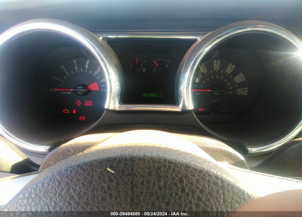 2005 FORD MUSTANG VIN: 1ZVFT84N355194116